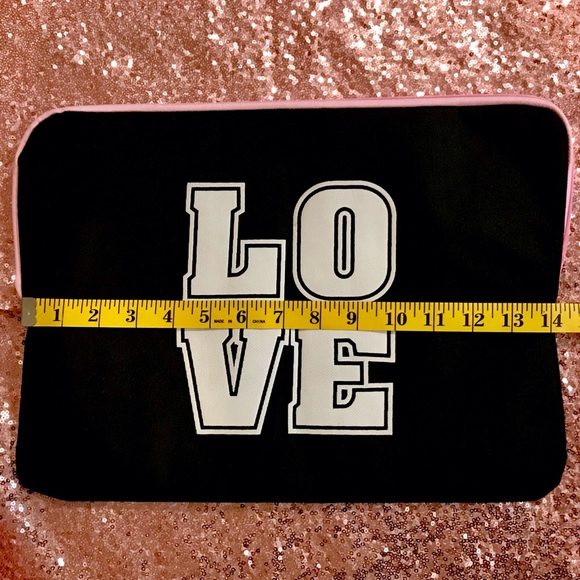 🆕 Victoria’s Secret Padded Laptop Case PINK - Picture 2 of 5